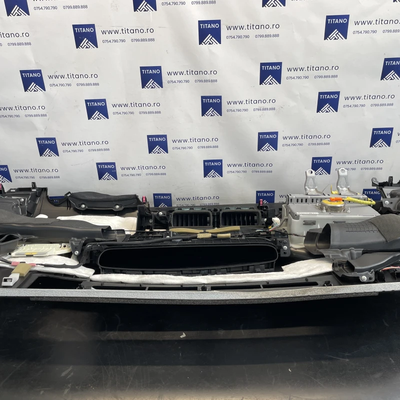 Plansa bord / Toyota Prius Prius 3 2012 / Interior