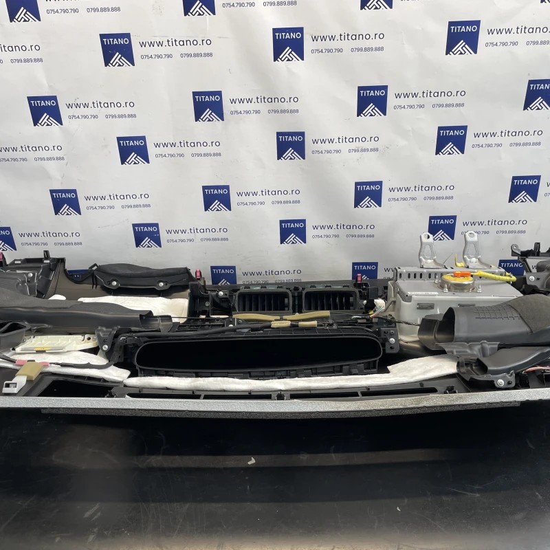 Plansa bord / Toyota Prius Prius 3 2012 / Interior