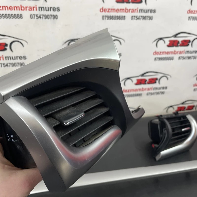 Grila aer bord / Toyota Hilux AN120 2018 / Interior