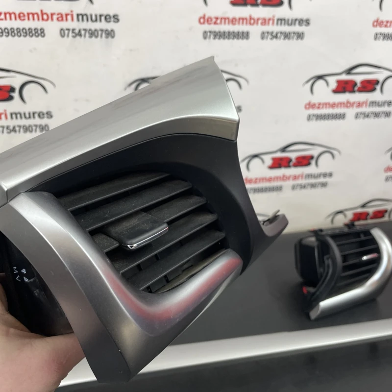 Grila aer bord / Toyota Hilux  2018 / Interior