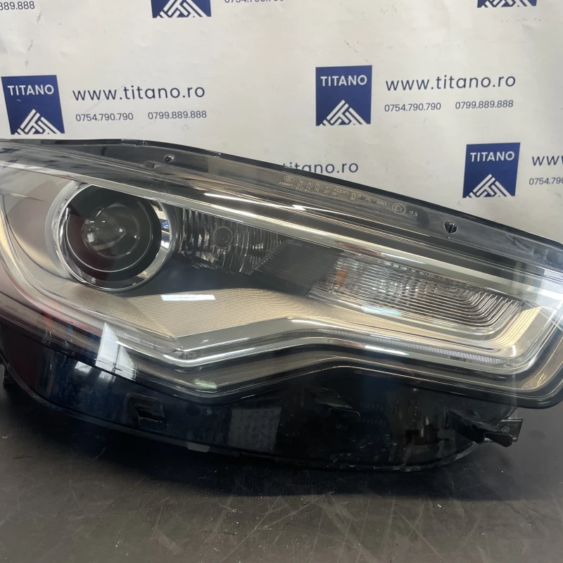 Far dreapta xenon / Audi A6 Allroad C7 2013 / Caroserie, oglinzi si faruri