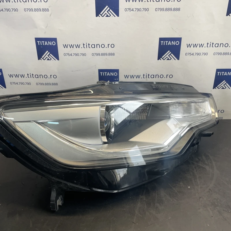 Far dreapta xenon / Audi A6 Allroad C7 2013 / Caroserie, oglinzi si faruri