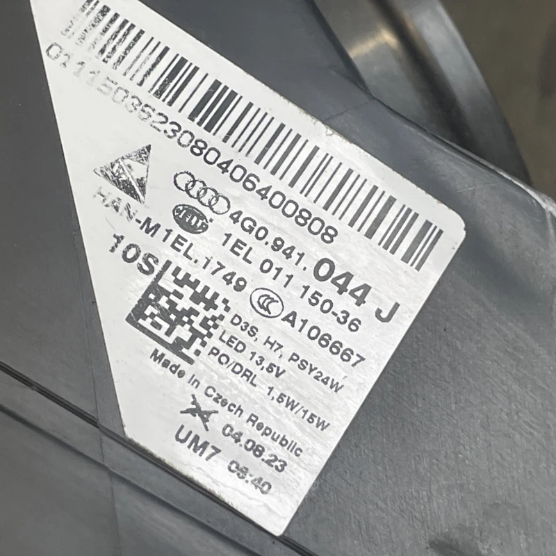 Far dreapta xenon / Audi A6 Allroad C7 2013 / Caroserie, oglinzi si faruri