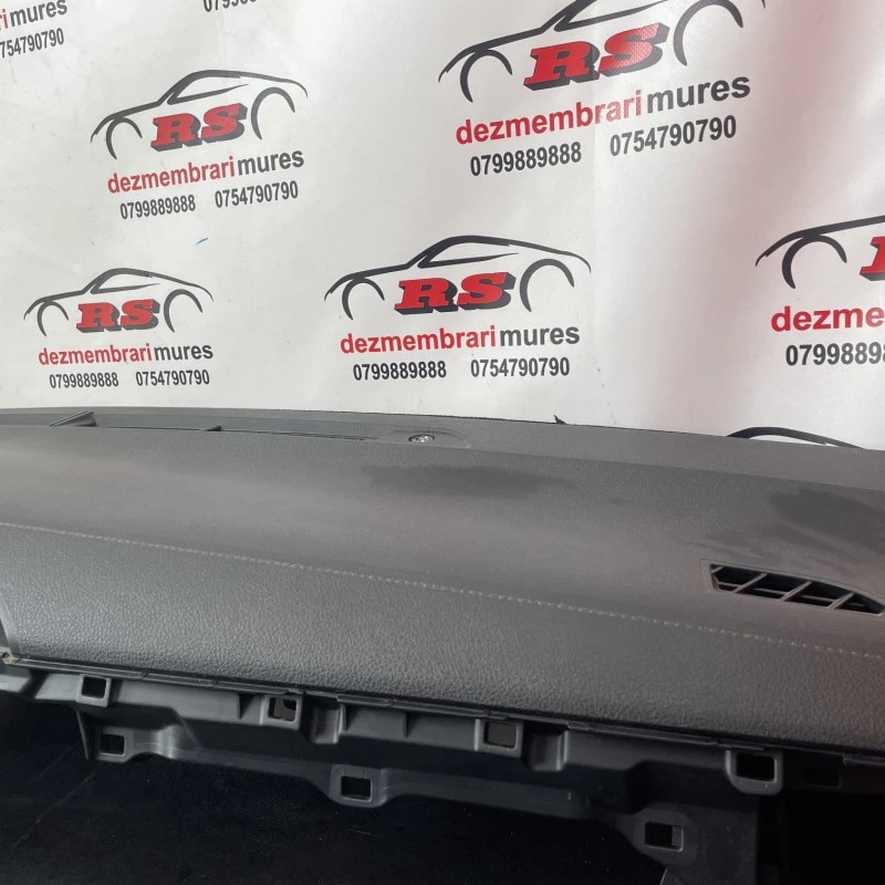 Plansa bord / Toyota Hilux AN120 2018 / Interior