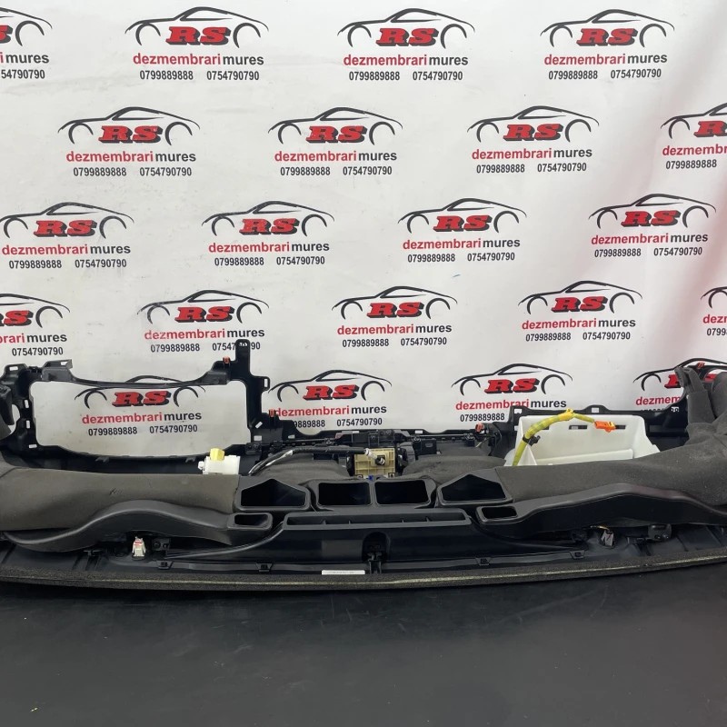 Plansa bord / Toyota Hilux AN120 2018 / Interior
