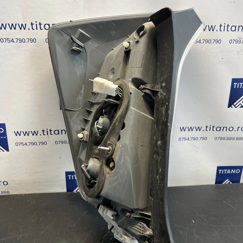 Stop dreapta caroserie / Toyota Prius Prius 3 2012 / Caroserie, oglinzi si faruri