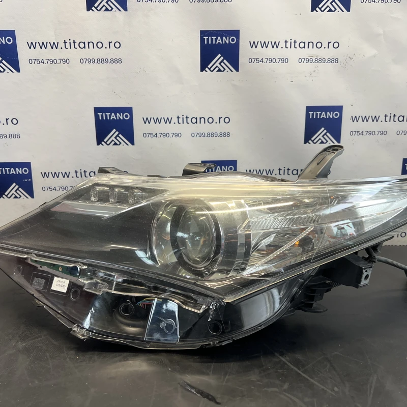 Far stanga xenon Toyota Auris E180 2014