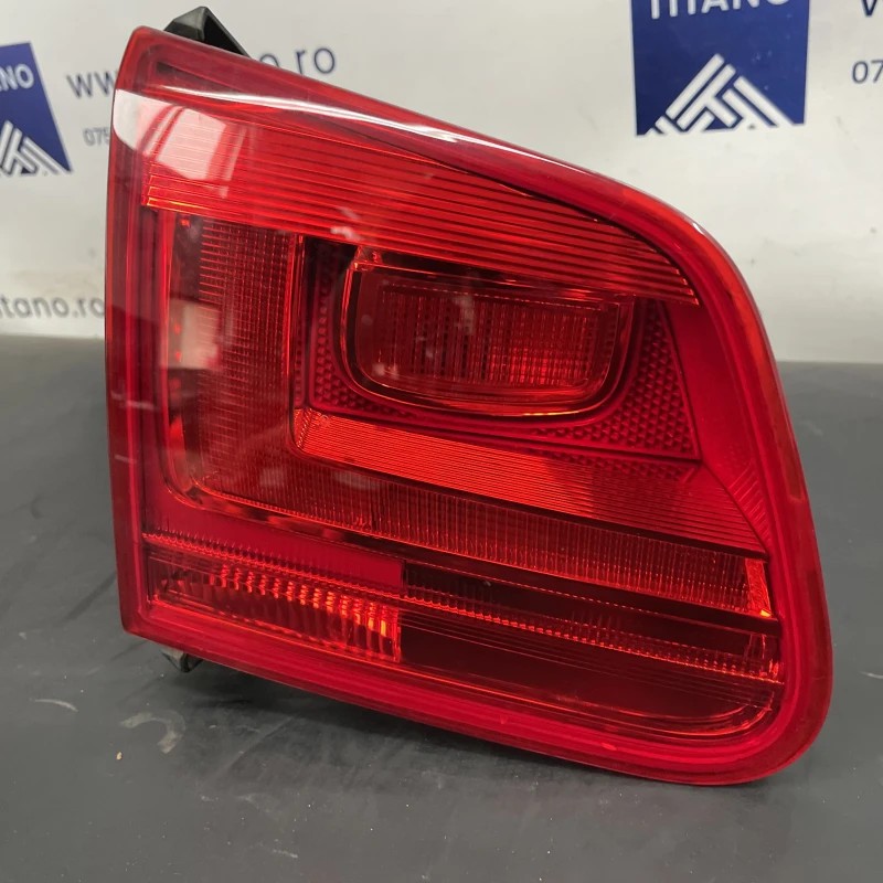 Stop stanga haion / Volkswagen Tiguan 5N facelift 2012 / Caroserie, oglinzi si faruri