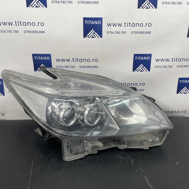 Far dreapta led Toyota Prius Prius 3 2012