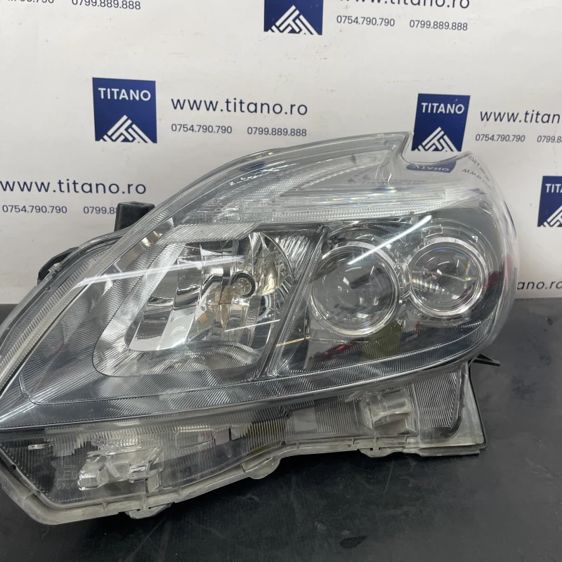 Far stanga led / Toyota Prius Prius 3 2012 / Caroserie, oglinzi si faruri