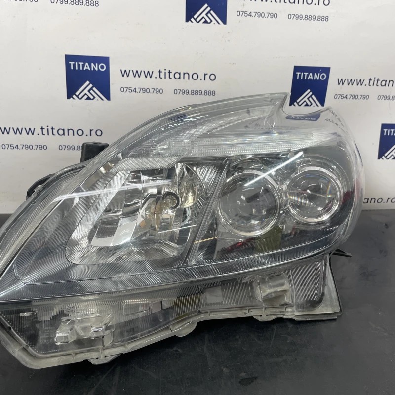 Far stanga led / Toyota Prius Prius 3 2012 / Caroserie, oglinzi si faruri