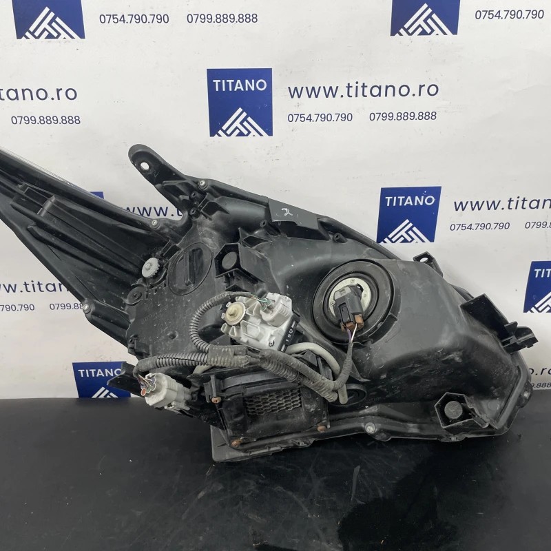 Far stanga led / Toyota Prius Prius 3 2012 / Caroserie, oglinzi si faruri