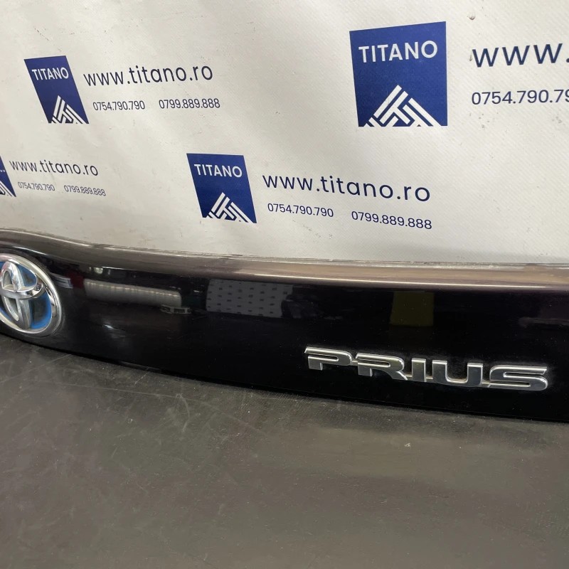 Ornament haion / Toyota Prius Prius 3 2012 / Caroserie, oglinzi si faruri