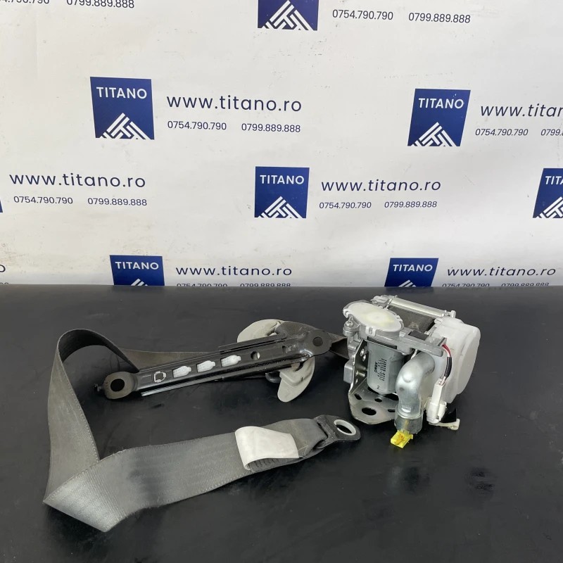 Centura stanga fata / Toyota Prius Prius 3 2012 / Interior