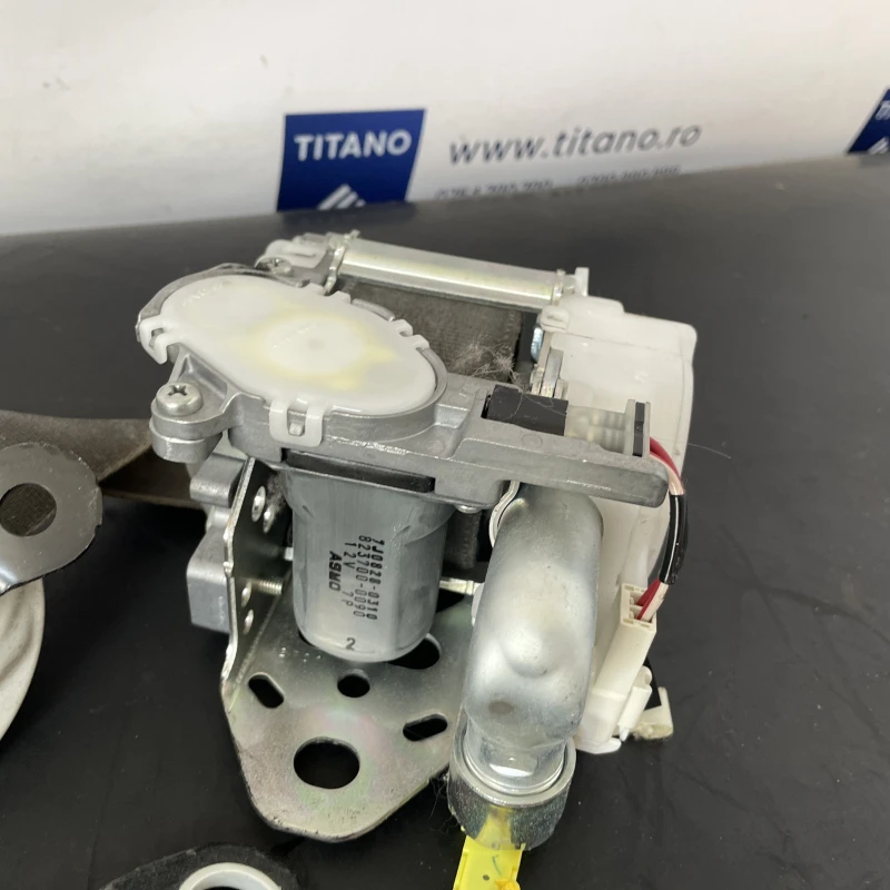 Centura stanga fata / Toyota Prius Prius 3 2012 / Interior
