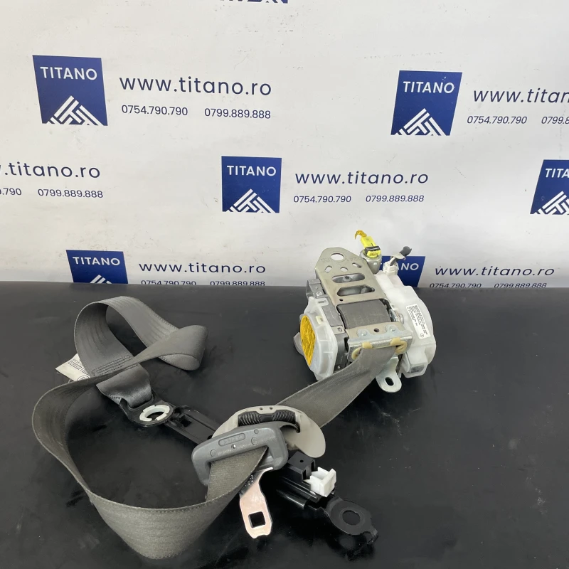 Centura dreapta fata Toyota Prius Prius 3 2012