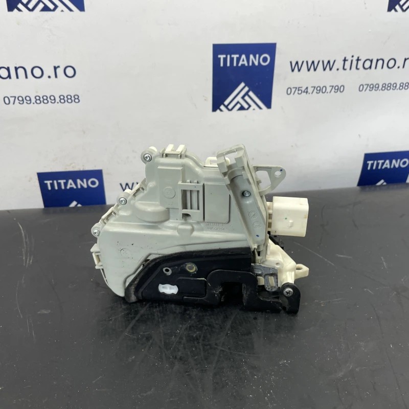 Iala broasca usa stanga fata / Audi A6 Allroad C7 2013 / Caroserie, oglinzi si faruri