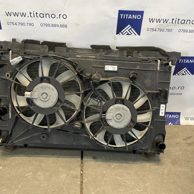 Set radiatoare / Toyota Auris E180 2014 / Motor, racire si evacuare