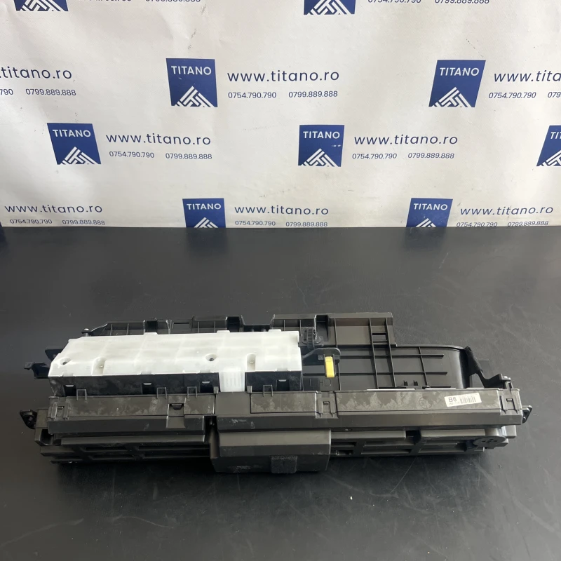Ceas bord / Toyota Prius Prius 3 2012 / Audio si electronice
