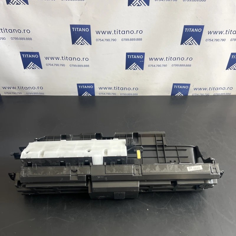 Ceas bord / Toyota Prius Prius 3 2012 / Audio si electronice