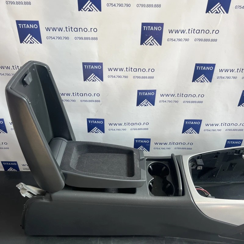 Cotiera centrala / Audi A6 Allroad C7 2013 / Interior