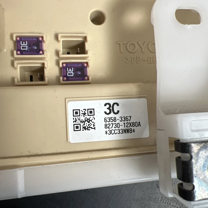 Cutie sigurante / Toyota Auris E180 2014 / Audio si electronice
