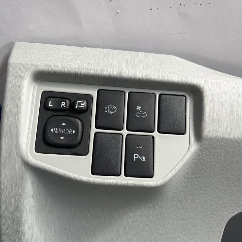 Butoane consola centrala / Toyota Prius Prius 3 2012 / Interior