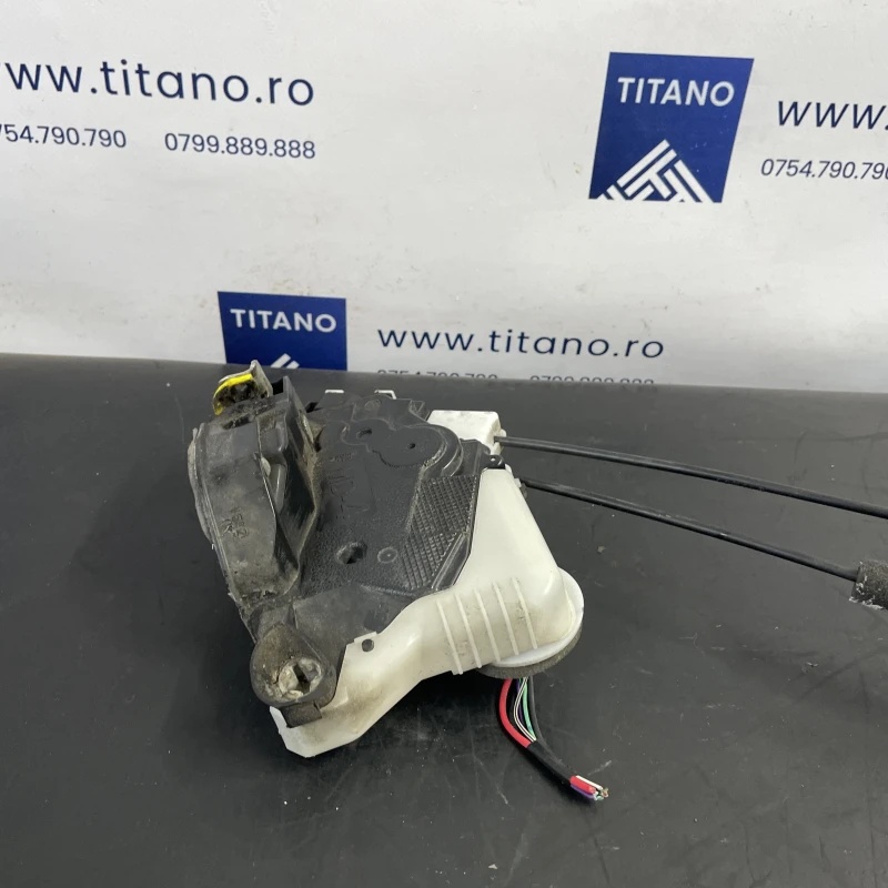 Iala broasca usa stanga fata / Toyota Prius Prius 3 2012 / Caroserie, oglinzi si faruri