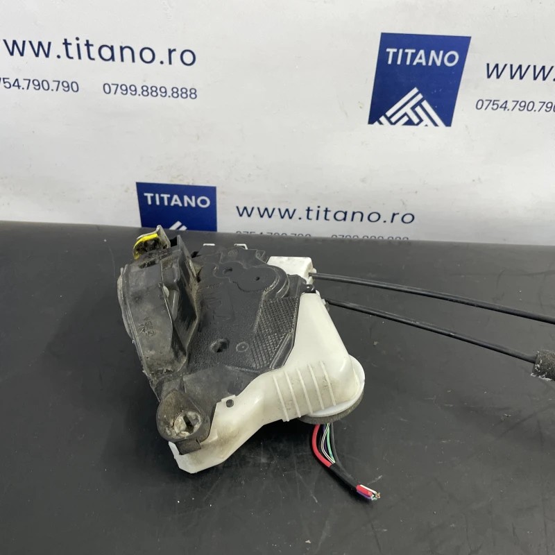 Iala broasca usa stanga fata / Toyota Prius Prius 3 2012 / Caroserie, oglinzi si faruri
