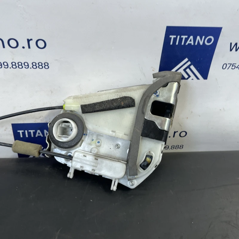 Iala broasca usa dreapta spate / Toyota Prius Prius 3 2012 / Caroserie, oglinzi si faruri