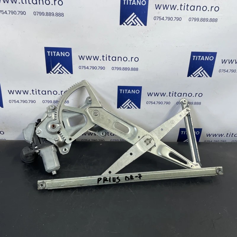 Macara geam dreapta fata / Toyota Prius Prius 3 2012 / Caroserie, oglinzi si faruri