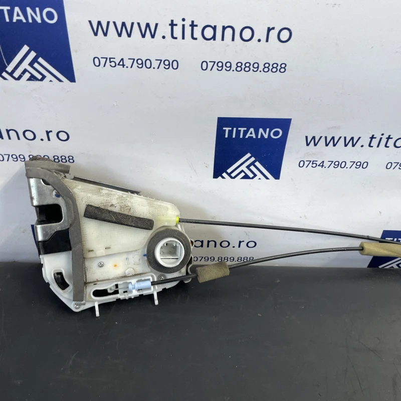 Iala broasca usa stanga spate / Toyota Prius Prius 3 2012 / Caroserie, oglinzi si faruri