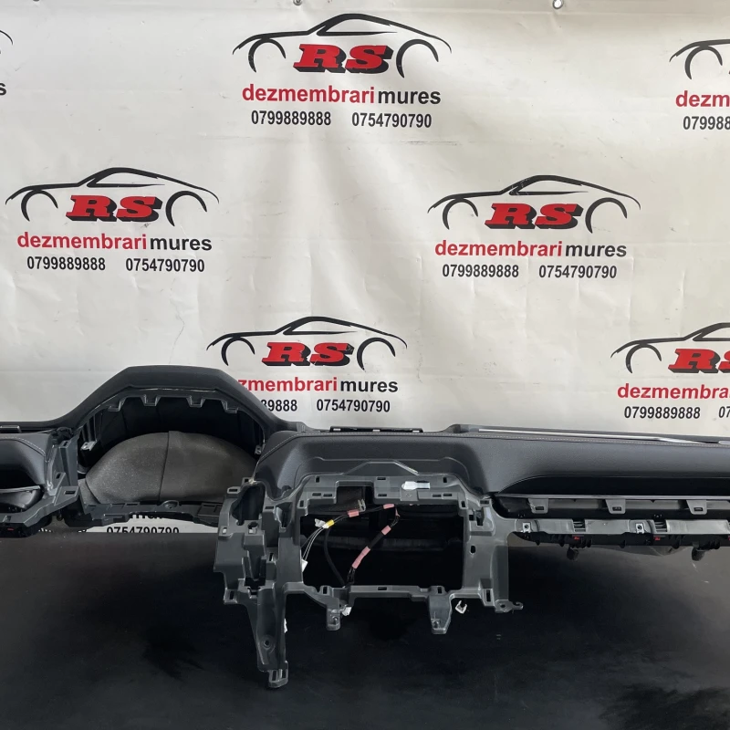 Plansa bord / Toyota Rav4 XA40 2024 / Interior