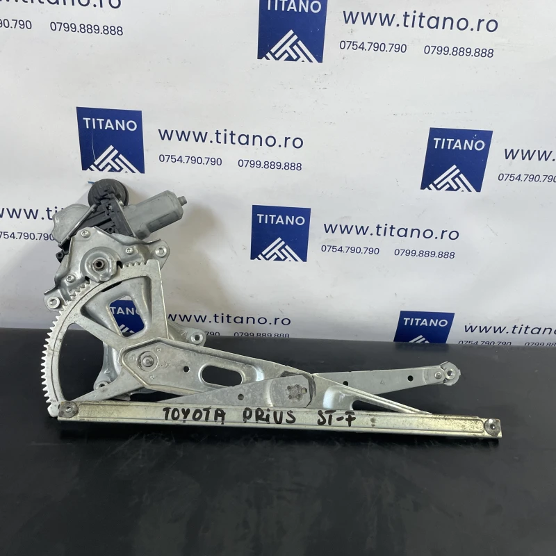 Macara geam stanga fata Toyota Prius Prius 3 2012