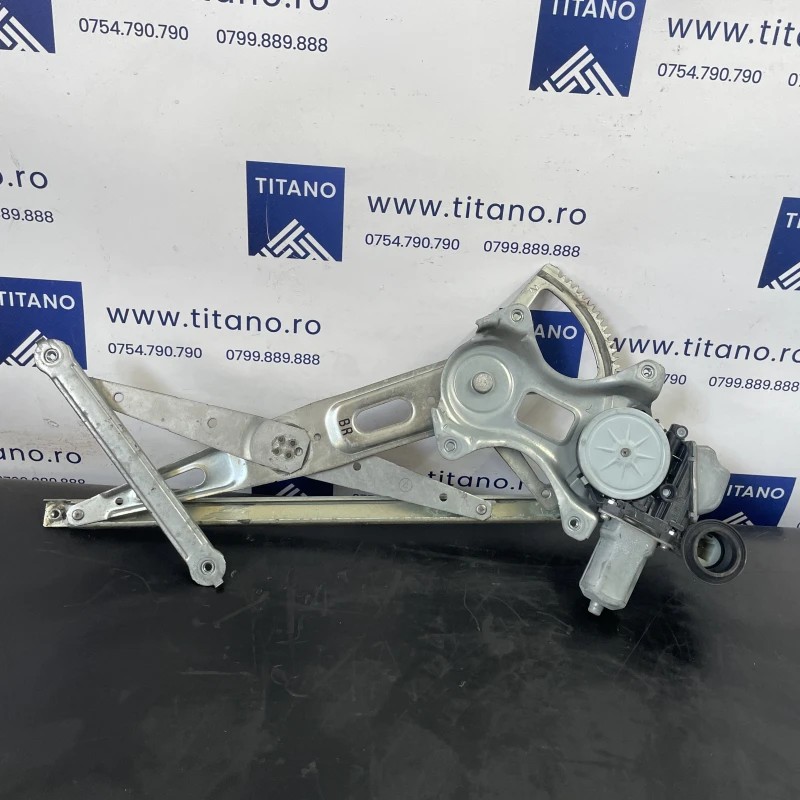 Macara geam dreapta spate / Toyota Prius Prius 3 2012 / Caroserie, oglinzi si faruri