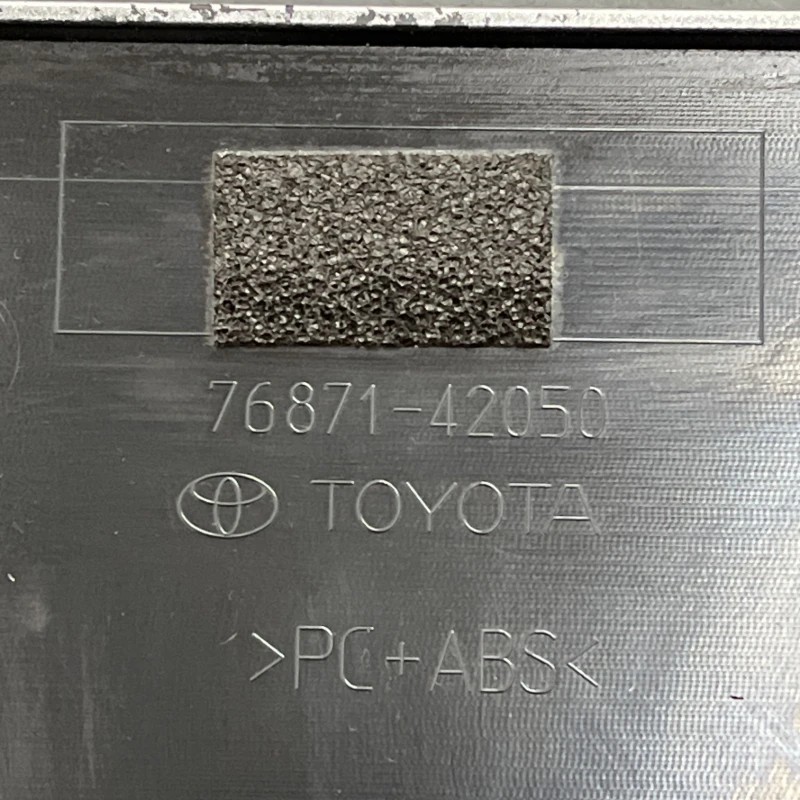Eleron luneta haion / Toyota Rav4 XA40 2020 / Caroserie, oglinzi si faruri