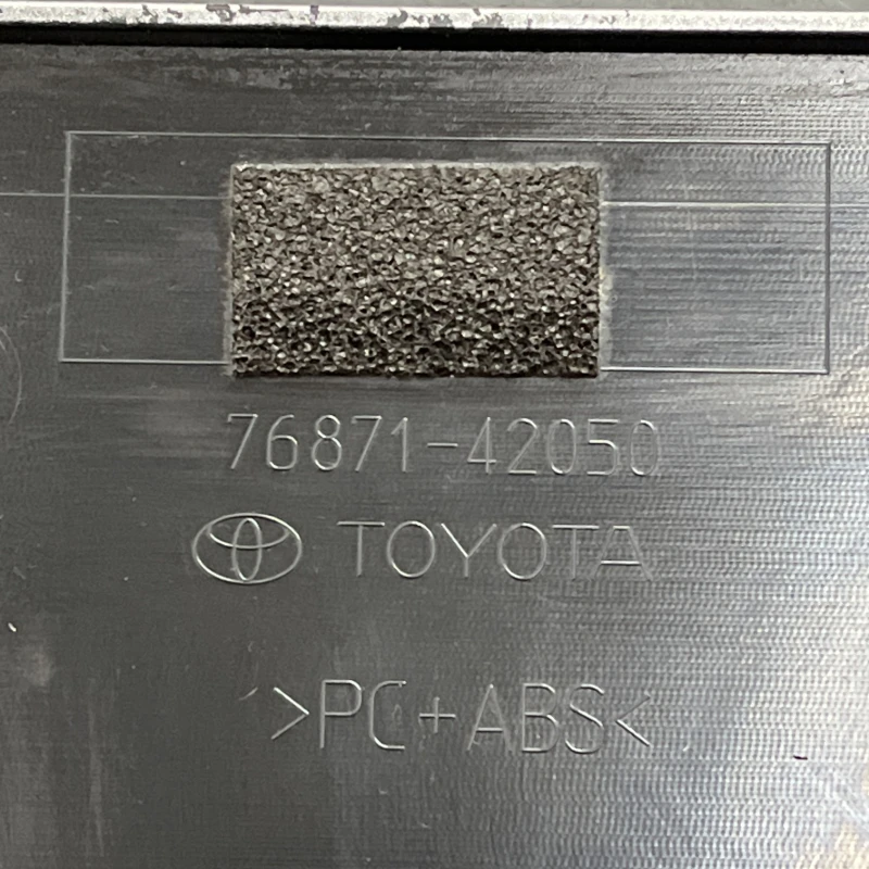 Eleron luneta haion / Toyota Rav4 XA40 2020 / Caroserie, oglinzi si faruri