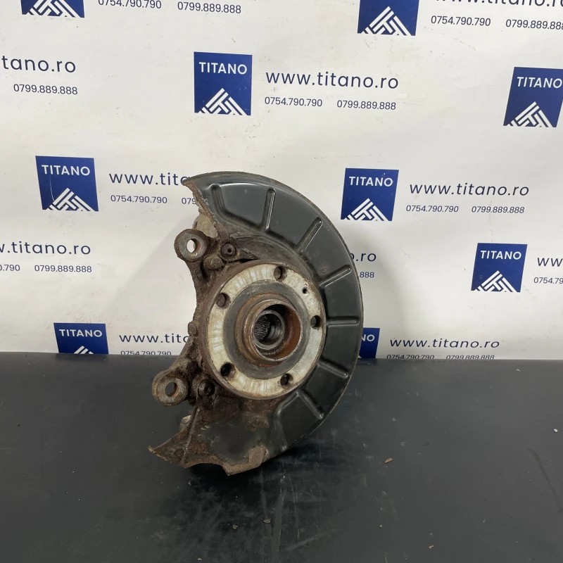 Fuzeta stanga fata / Volkswagen Tiguan 5N facelift 2012 / Directie si suspensie