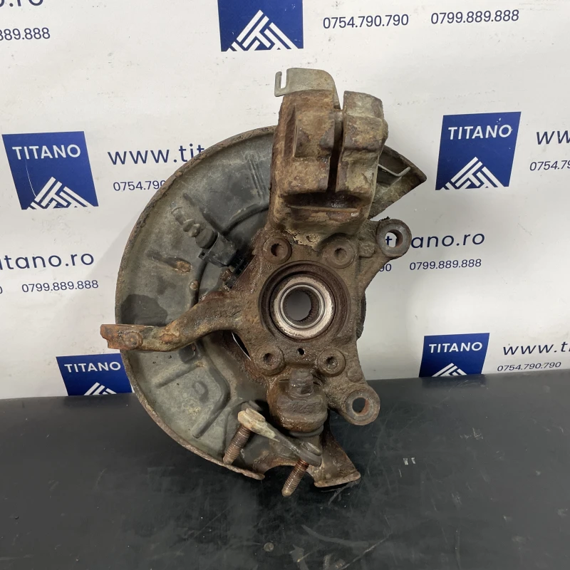 Fuzeta stanga fata / Volkswagen Tiguan 5N facelift 2012 / Directie si suspensie