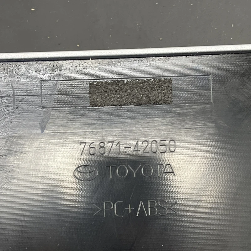 Eleron luneta haion / Toyota Rav4 XA40 2024 / Caroserie, oglinzi si faruri
