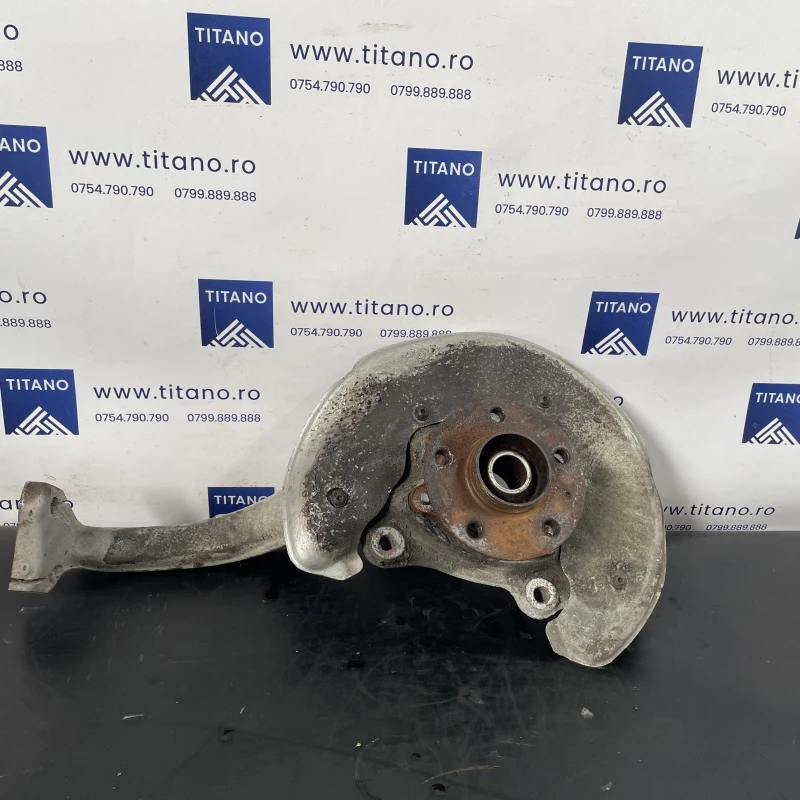Fuzeta dreapta fata Audi A6 Allroad C7 2013