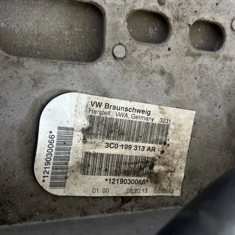 Punte fata jug suport motor / Volkswagen Tiguan 5N facelift 2012 / Directie si suspensie