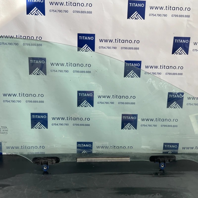 Geam dreapta fata / Toyota Auris E180 2014 / Caroserie, oglinzi si faruri