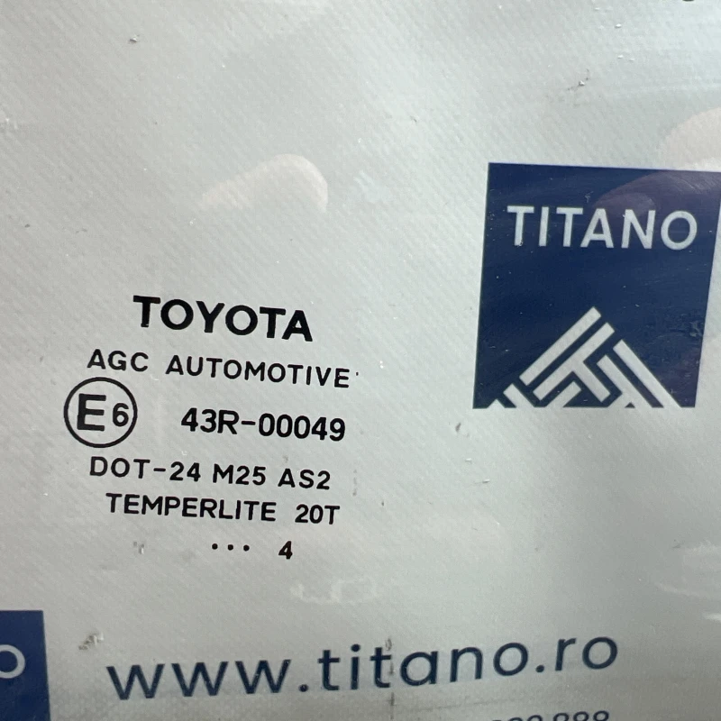 Geam dreapta fata / Toyota Auris E180 2014 / Caroserie, oglinzi si faruri