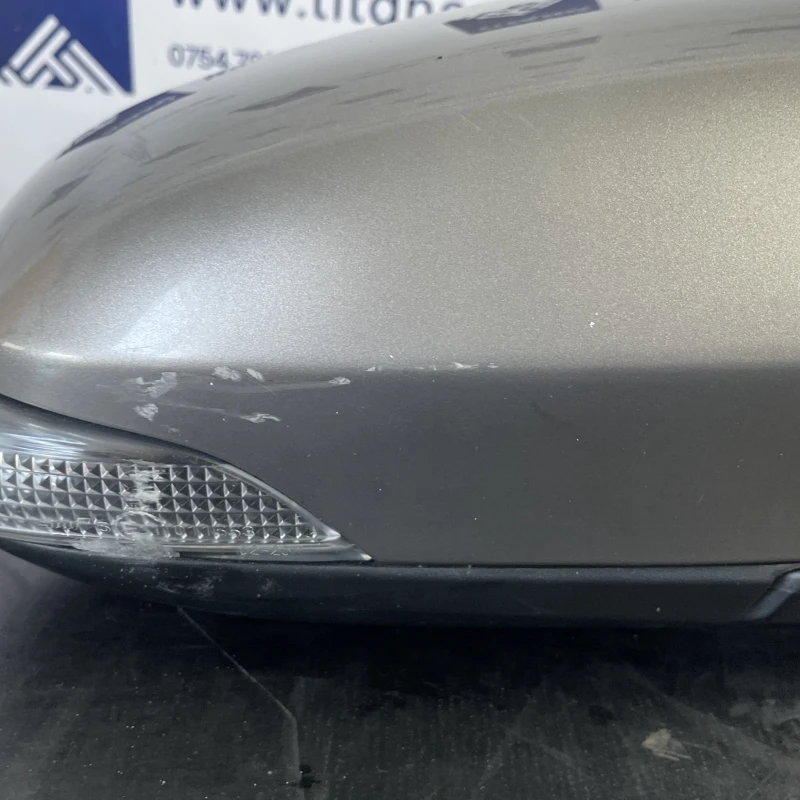 Oglinda dreapta / Toyota Auris E180 2014 / Caroserie, oglinzi si faruri
