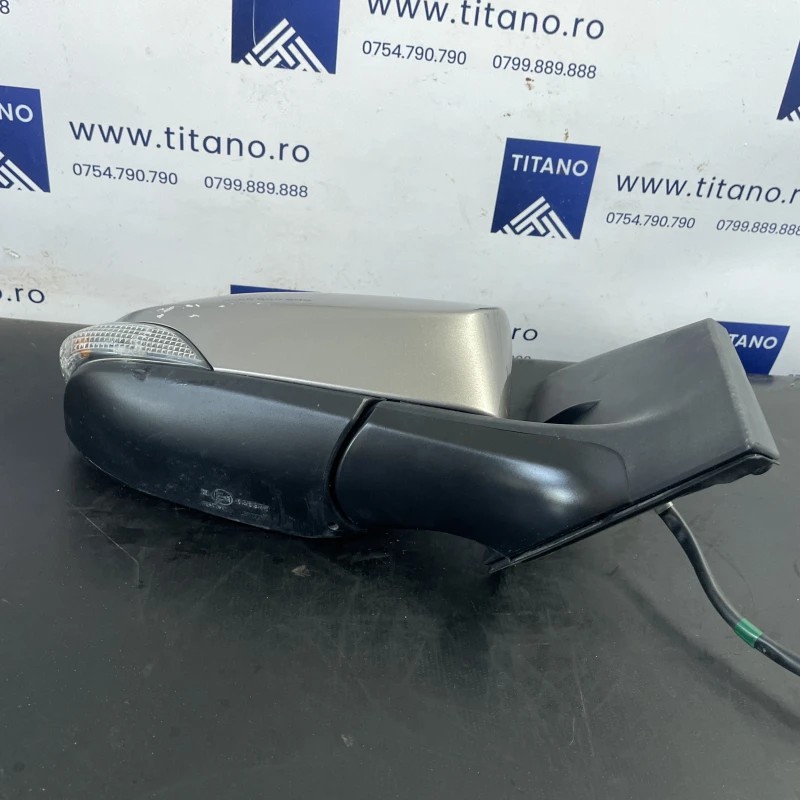 Oglinda dreapta / Toyota Auris E180 2014 / Caroserie, oglinzi si faruri