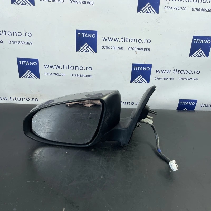 Oglinda stanga / Toyota Auris E180 2014 / Caroserie, oglinzi si faruri