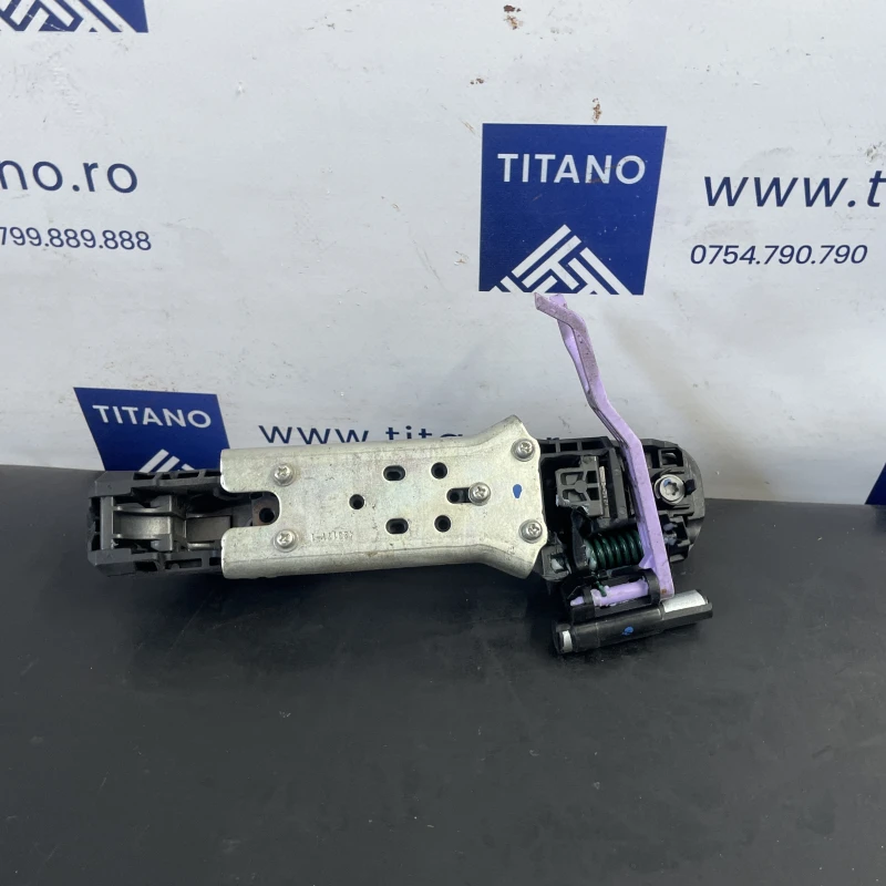 Maner usa stanga spate / Toyota Auris E180 2014 / Caroserie, oglinzi si faruri