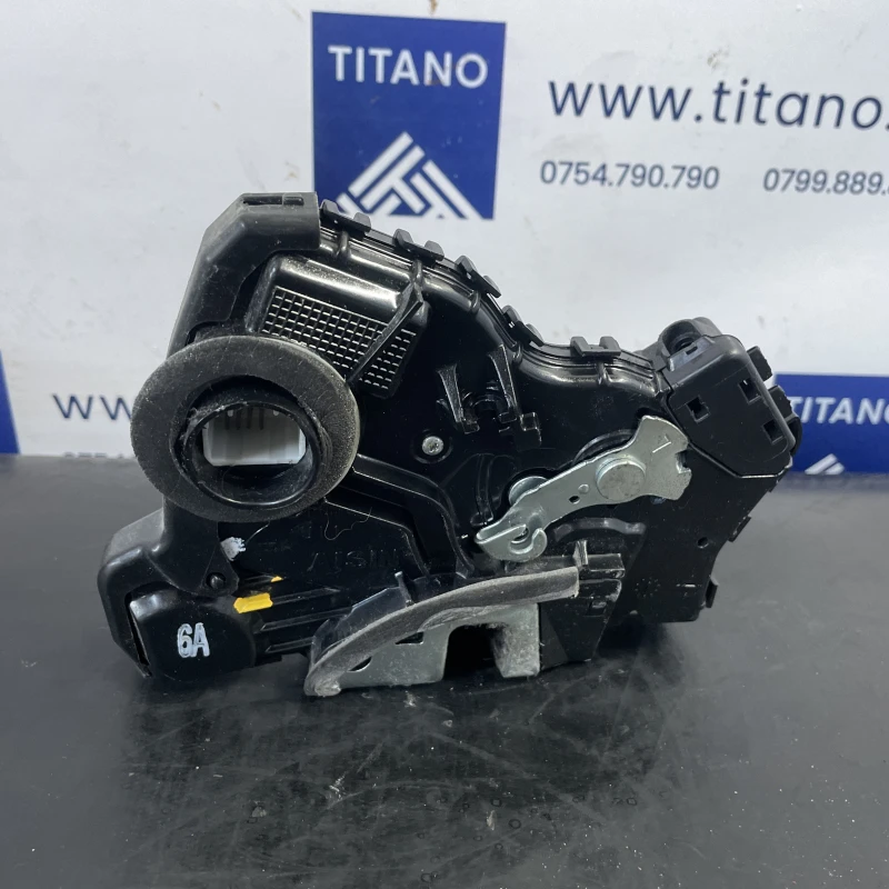 Iala broasca usa stanga fata / Toyota Auris E180 2014 / Caroserie, oglinzi si faruri