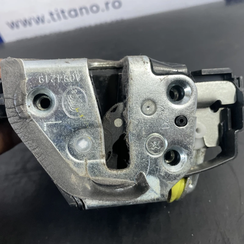 Iala broasca usa stanga fata / Toyota Auris E180 2014 / Caroserie, oglinzi si faruri